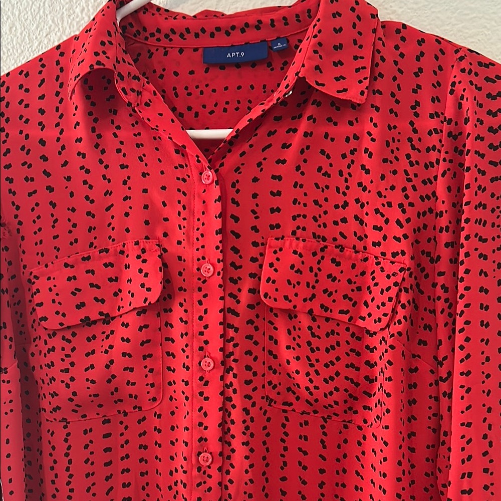 Red patterned Button-Up Blouse - Picture 3 of 5